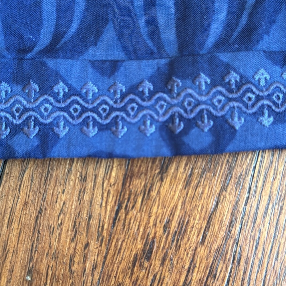 Vineyard vine women’s nave beach print shorts, size XS - Picture 5 of 5
